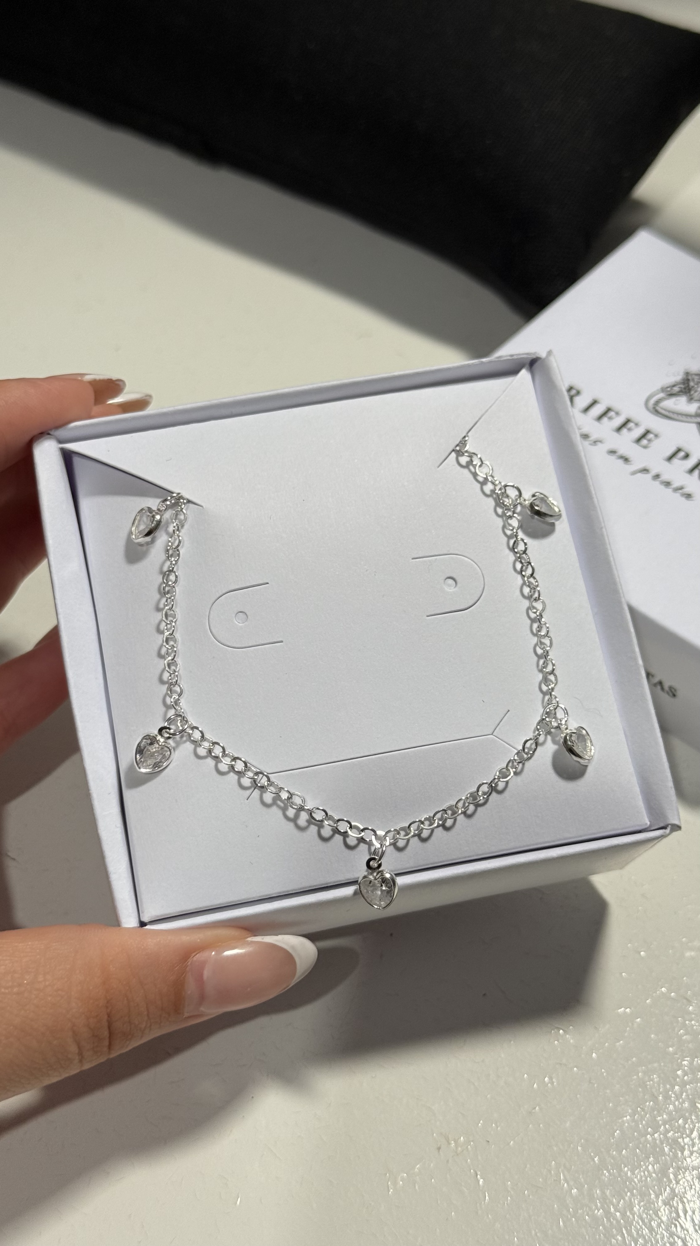 pulseira corações com zircônia branca